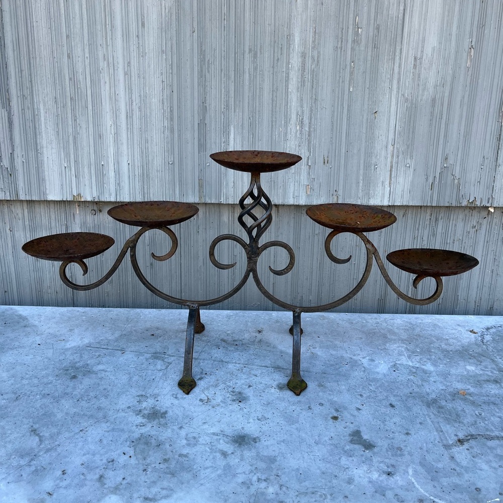 Metal candle holder